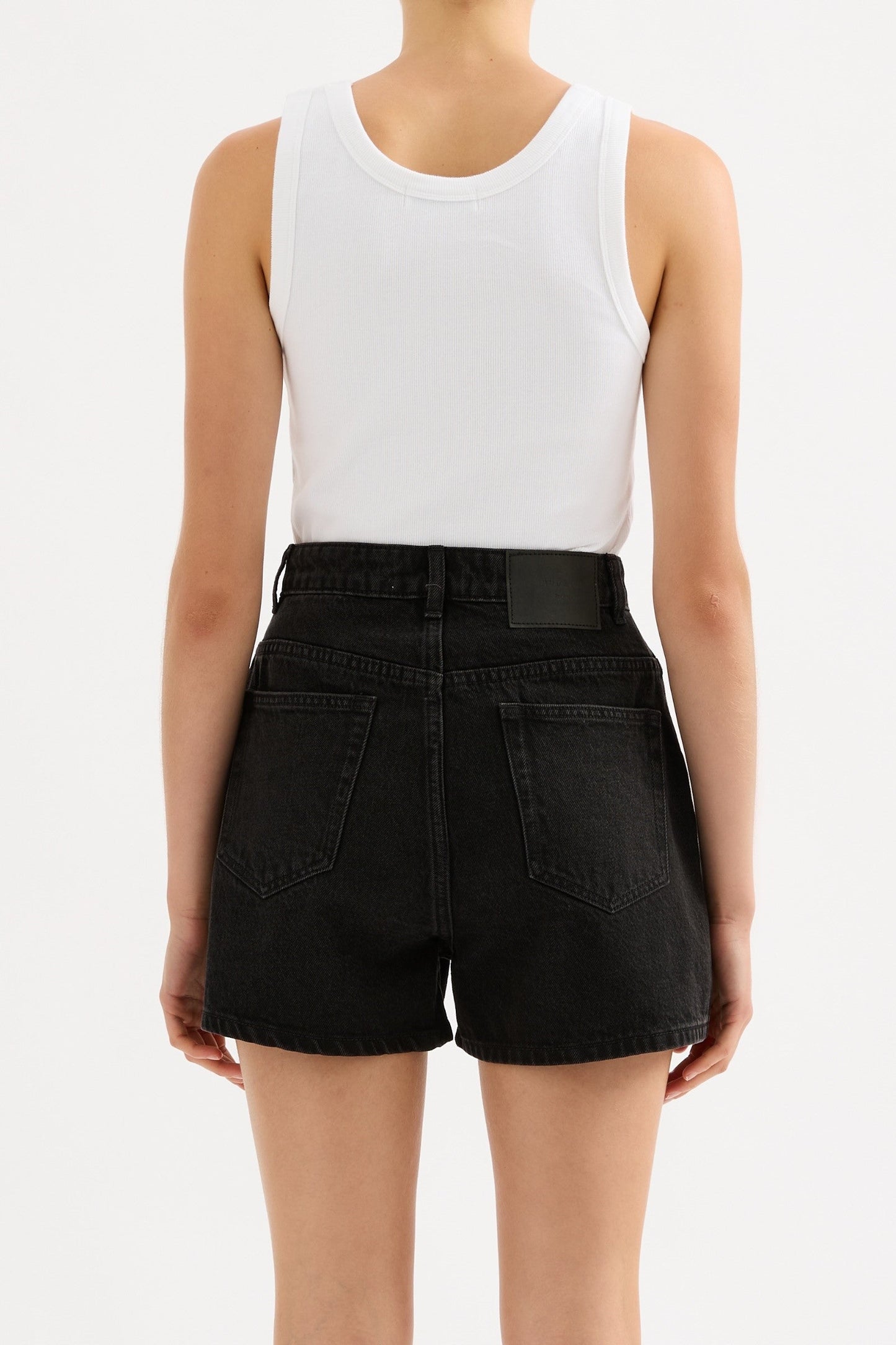 ORGANIC EMBLEM SINGLET