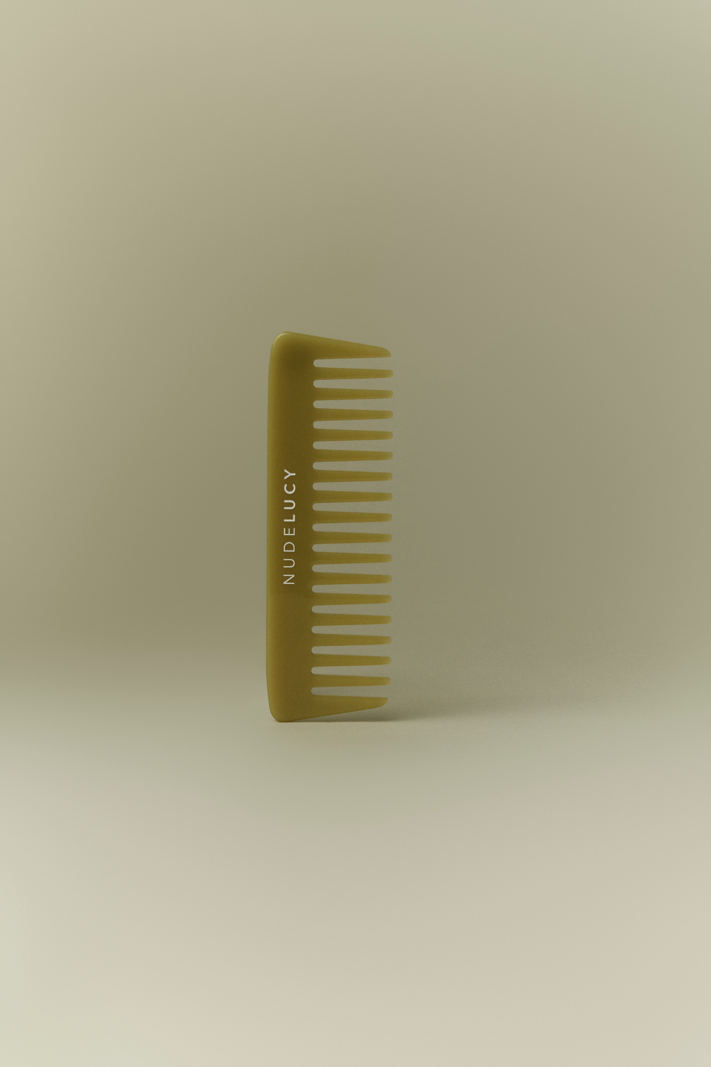 WIDE TOOTH COMB