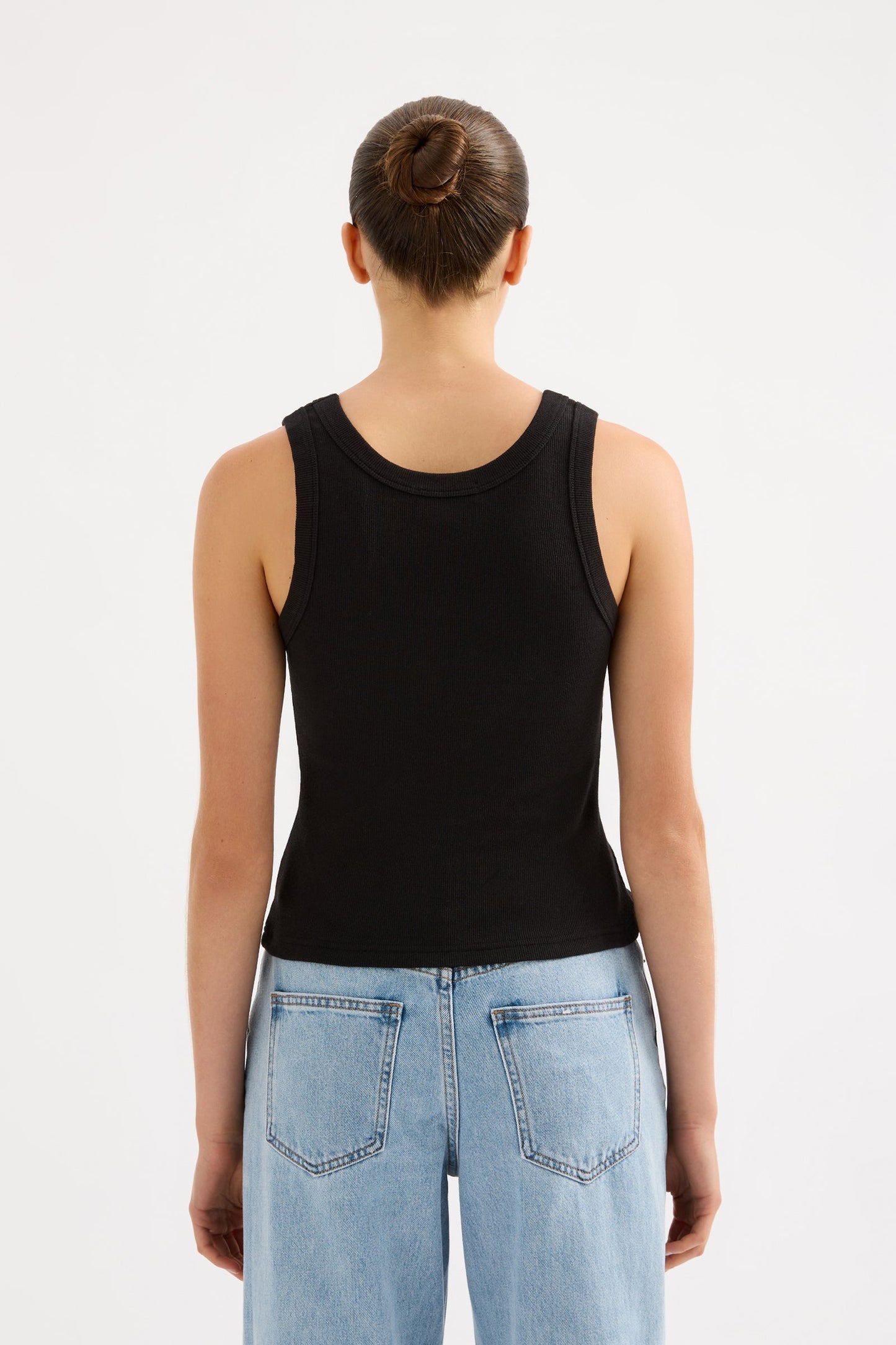 ORGANIC EMBLEM SINGLET